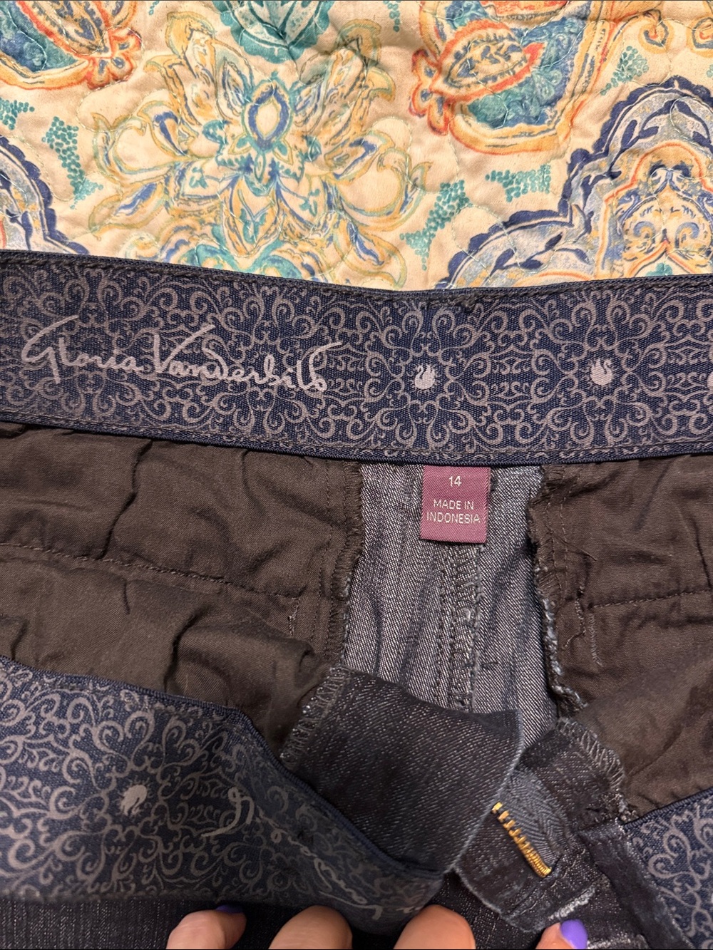 Gloria Vanderbilt Denim Shorts - Picture 2 of 3